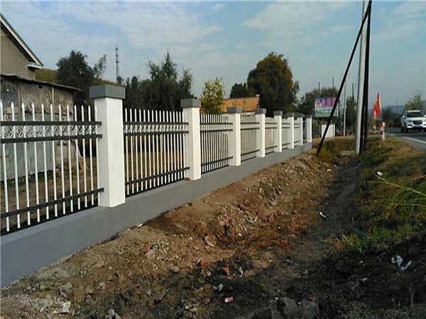吉林长春波泥河万米护栏.jpg
